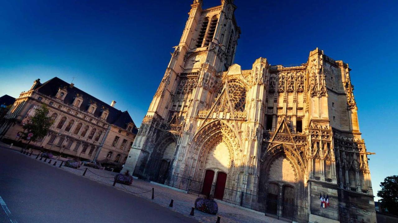 Les Cieux De La Cathedrale - Calme - Jardin - Wifi Lejlighed Troyes Eksteriør billede