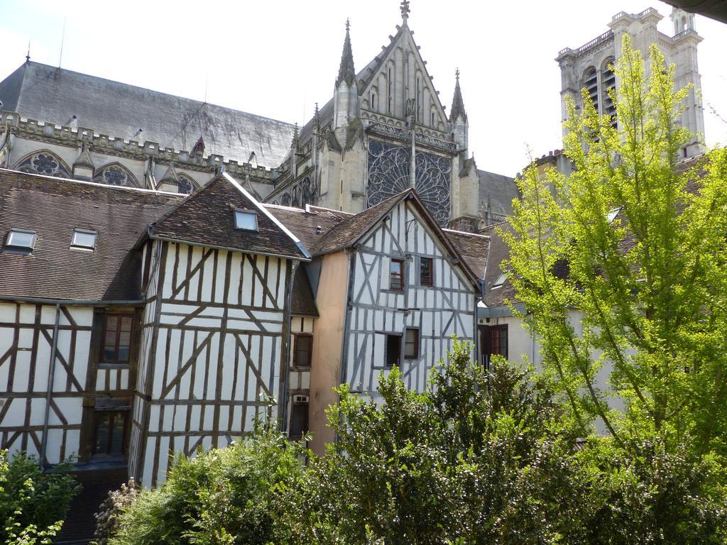 Les Cieux De La Cathedrale - Calme - Jardin - Wifi Lejlighed Troyes Eksteriør billede